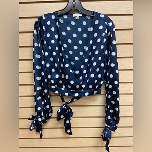 NWOT A PEACH WOMEN FASHIONABLE BLOUSE SIZE MEDIUM